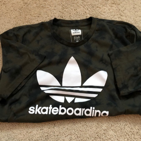 Adidas T-shirt - Picture 2 of 3